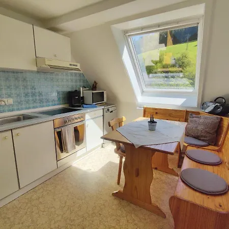 Zur Rose Gæstehus 3*